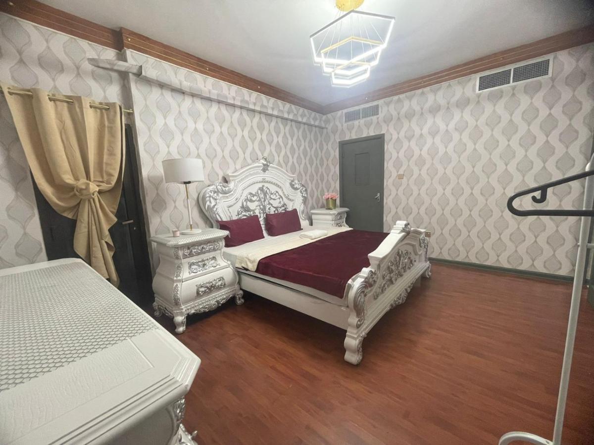 Private Hall Bed And Washroom In Shared Flat 302-1 *