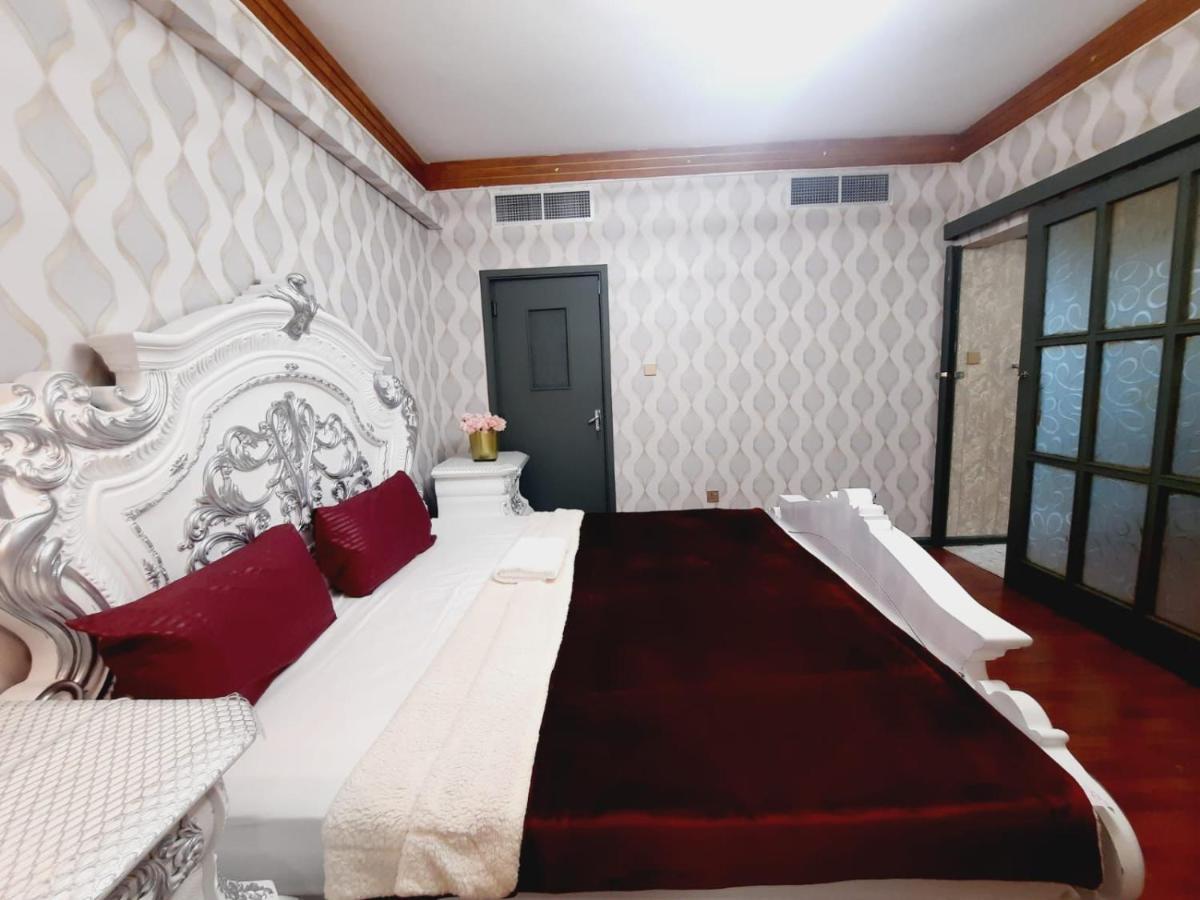 Private Hall Bed And Washroom In Shared Flat 302-1