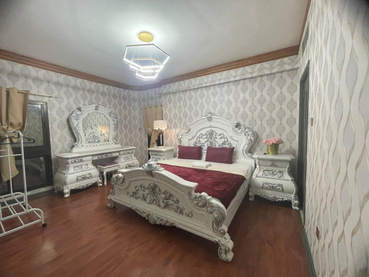 Private Hall Bed And Washroom In Shared Flat 302-1