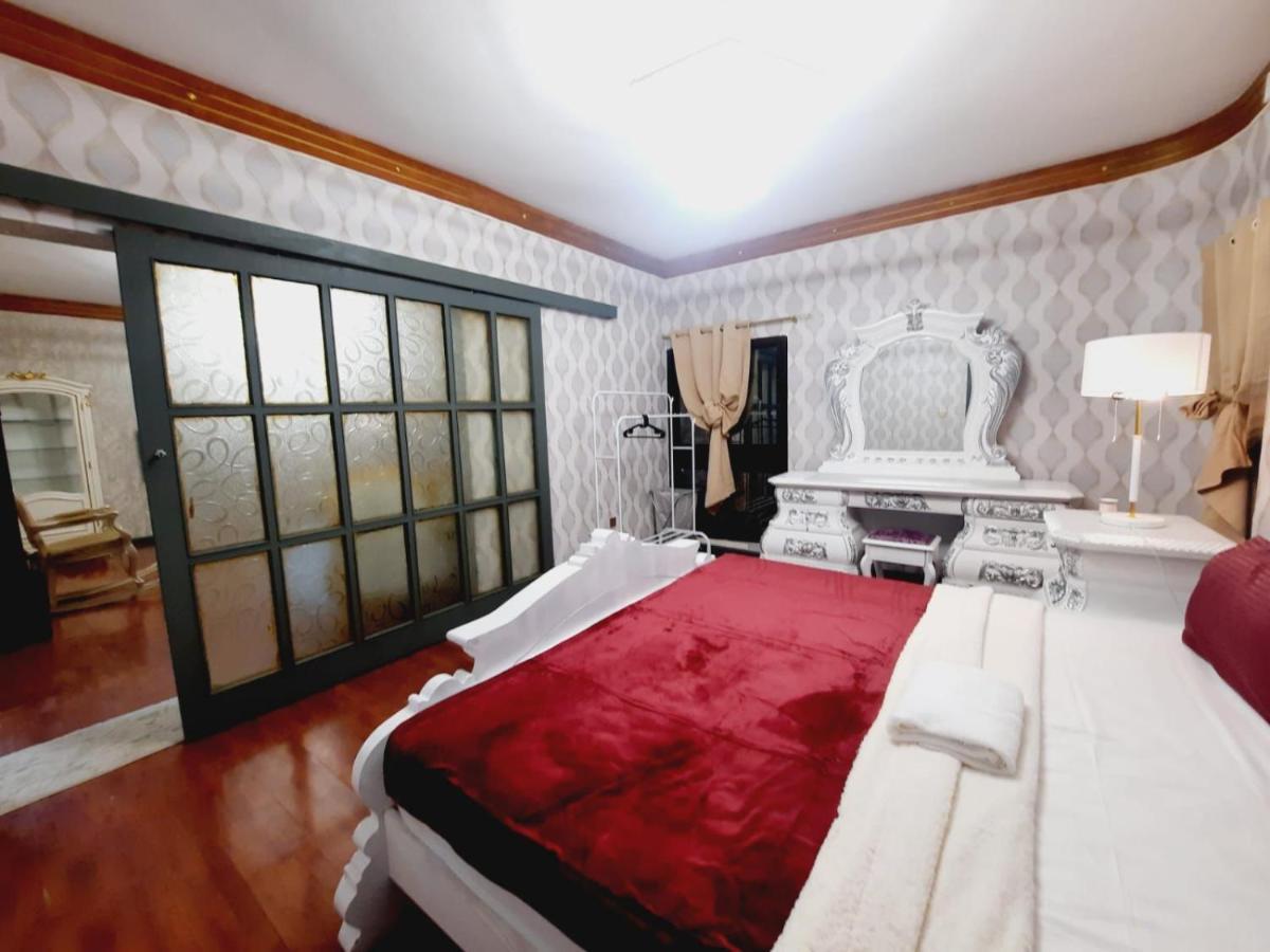 Private Hall Bed And Washroom In Shared Flat 302-1 Abu Dhabi