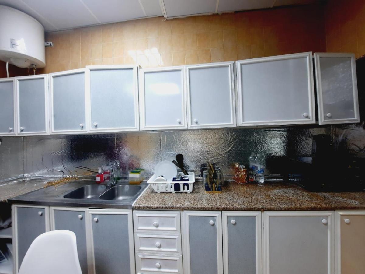Private Hall Bed And Washroom In Shared Flat 302-1 Abu Dhabi