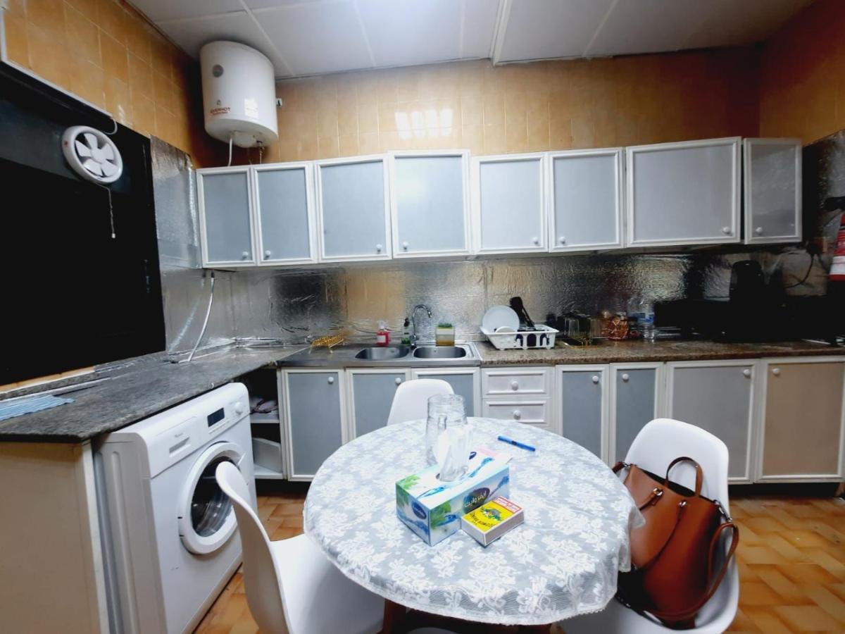 Private Hall Bed And Washroom In Shared Flat 302-1 Apartment Abu Dhabi